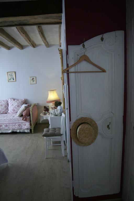 Chambre D'Hotes Du Domaine De La Haute Poignandiere Saint-Germain-de-la-Coudre Δωμάτιο φωτογραφία